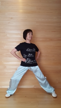 楊名時八段錦・太極拳師範 石田 静代