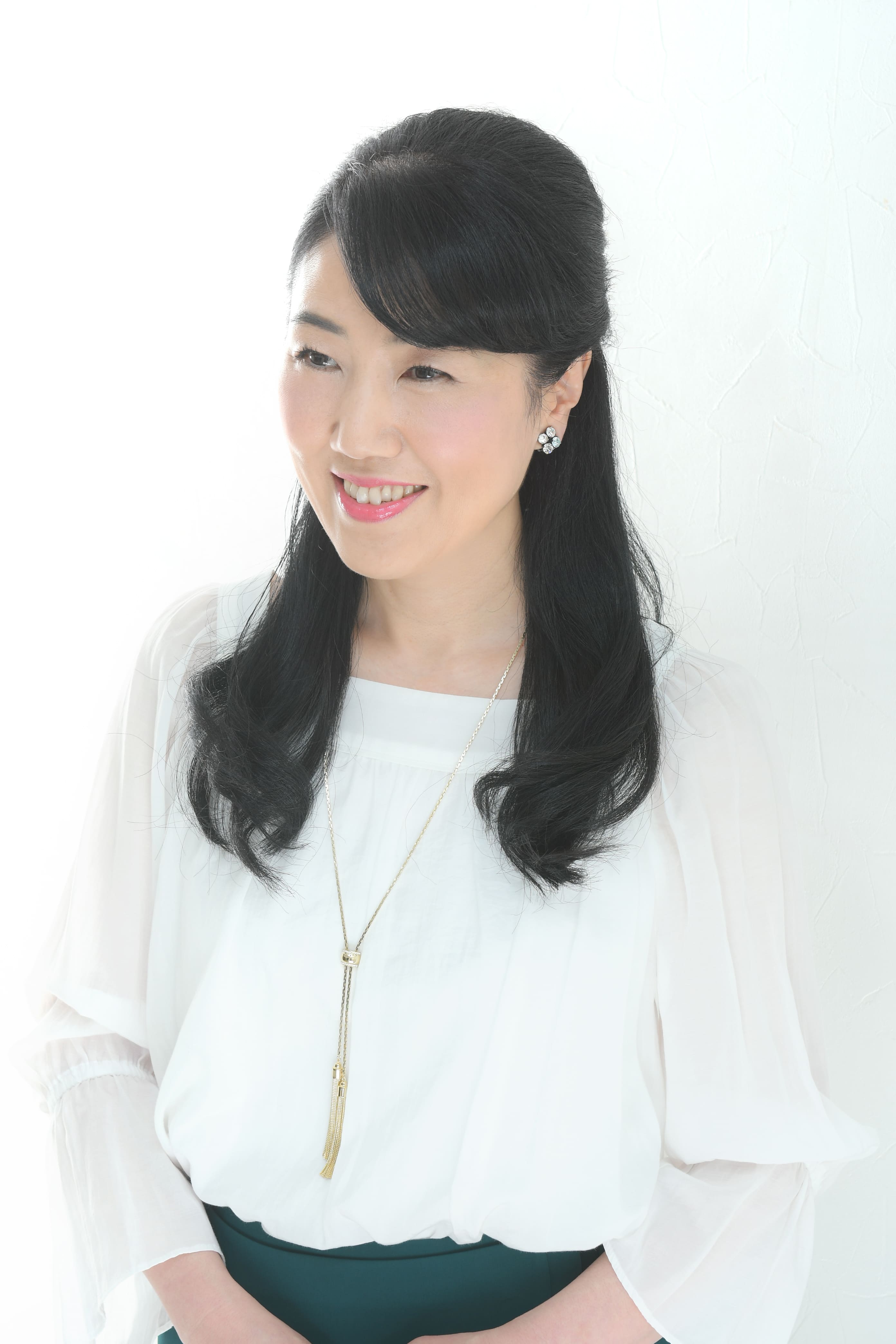 (一社)日本朗読検定協会 認定 シニア音読ヘルストレーナー 樹 ひかる/フラワーアレンジメント講師