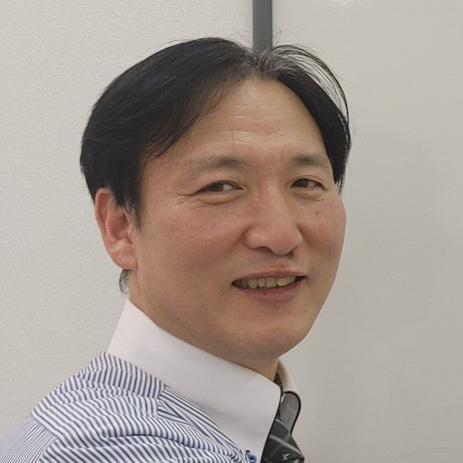 韓国語講師 鄭 炫秀